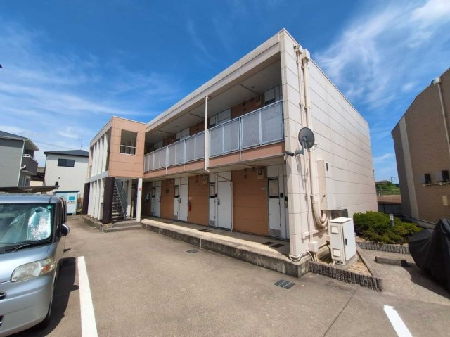 レオパレスデンファレ花田の外観