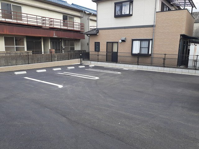 ルピナスハイムの駐車場
