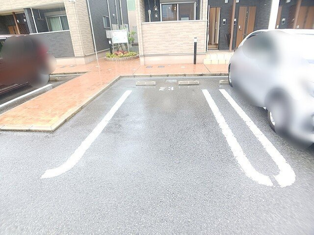 コンフォートカーサⅢの駐車場