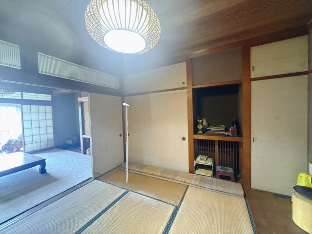 【中古戸建】高崎市稲荷台町の和室|■1階和室｜和室を書斎にしたり、冬にはコタツを敷いて家族みんなで年越しをするのもいいですね。家族みんなのお気に入りの空間になります♪