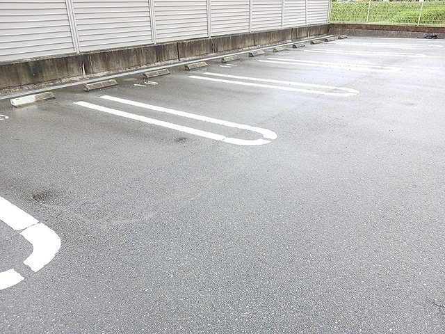 ブランシュの駐車場