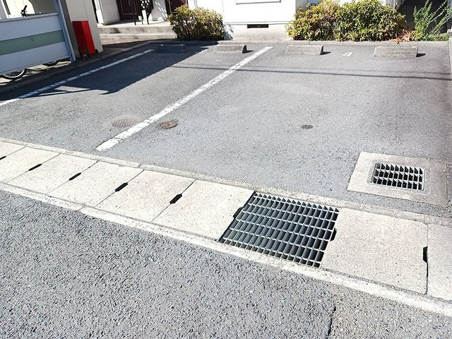 クレストール上野田　Ｂの駐車場