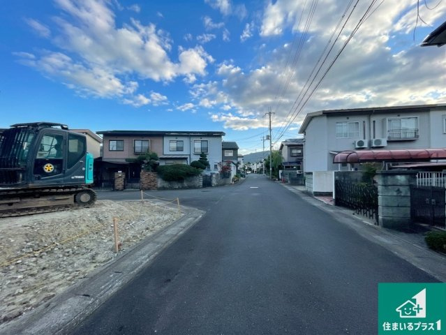 京都市西京区大枝西新林町　第1期　売土地の前面道路含む現地写真|周辺は落ち着いた街並みの住宅地！子育てがしやすい住環境です！
