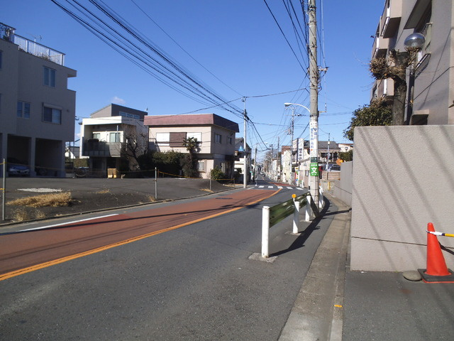 ソリテア中十条のその他|前面道路です