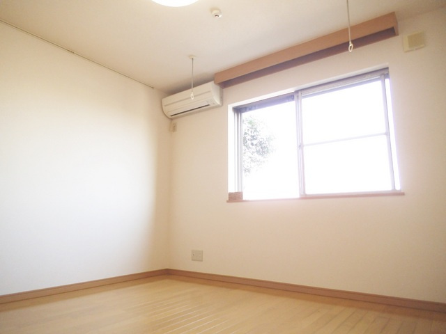 ソリテア中十条の居間・リビング|日当たりのよいお部屋です