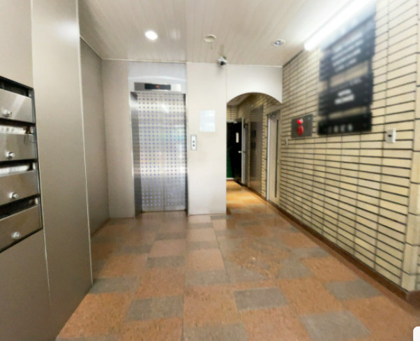 大阪市中央区難波４丁目の店舗事務所のロビー