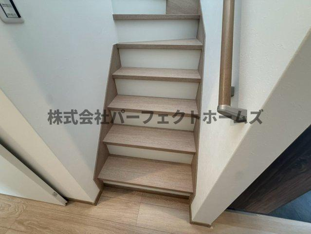 茄子作1丁目戸建　賃貸の内装|明るい色調の室内です
