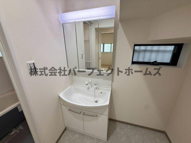 茄子作1丁目戸建　賃貸の独立洗面台|独立洗面台、小物を置くことができて便利です