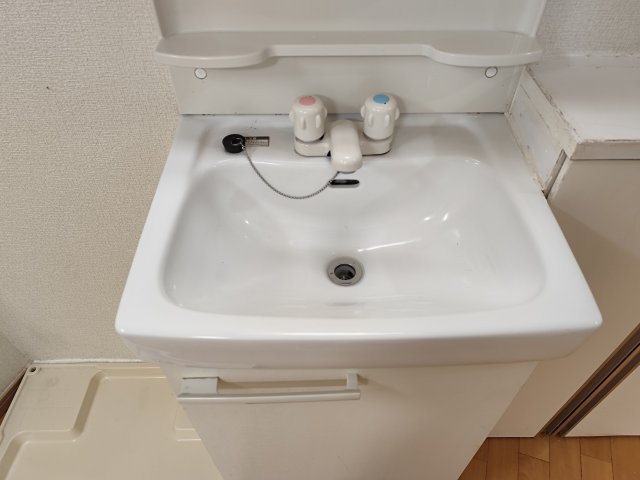 永和第8ビルの独立洗面台