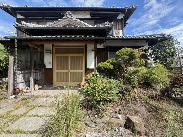 飾磨区構　中古一戸建ての外観