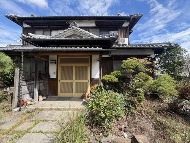 飾磨区構　中古一戸建ての外観