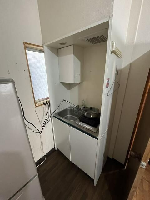 北区岸町２丁目のアパートのキッチン