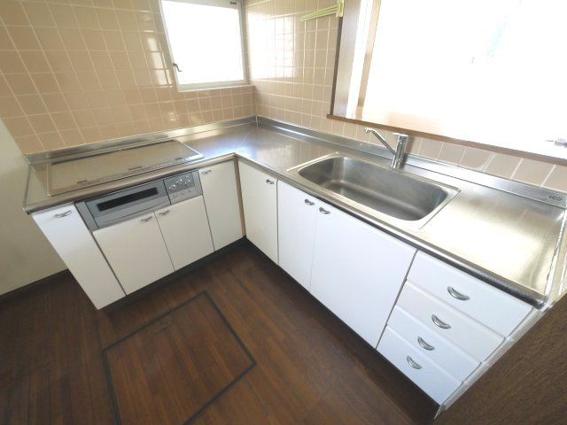 大網白里市四天木　中古戸建のキッチン|ハウスクリーニング済み 駐車増設スペース有 オール電化 IHクッキング 大網海岸まで車約5分
