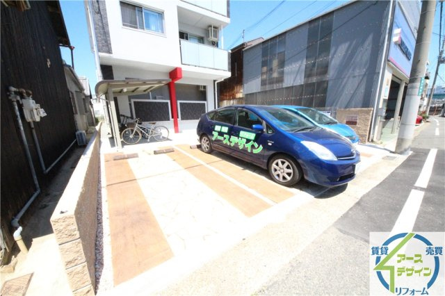 ロジェオークラの駐車場