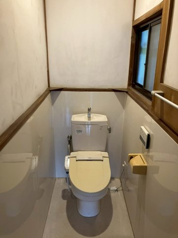 大牟田市歴木中古戸建てのトイレ
