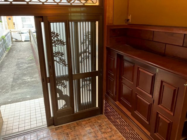 大牟田市歴木中古戸建ての玄関