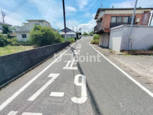 佐賀市多布施４丁目売地の前面道路含む現地写真