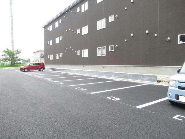 valhallaⅡの駐車場