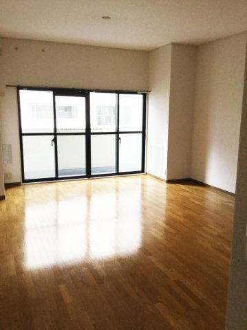 大阪市港区弁天１丁目の賃貸マンションの居間・リビング