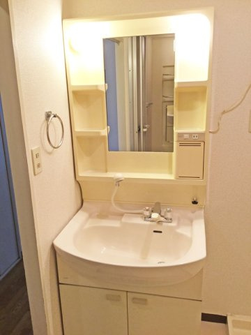 大阪市港区弁天１丁目の賃貸マンションの洗面所