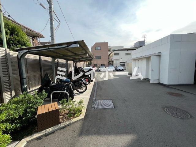 ブランシエスタ糀谷の駐車場