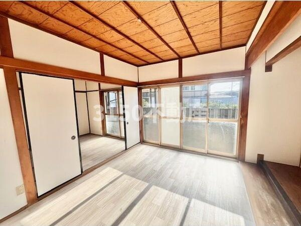 羽島市須賀戸建　西棟の居間・リビング