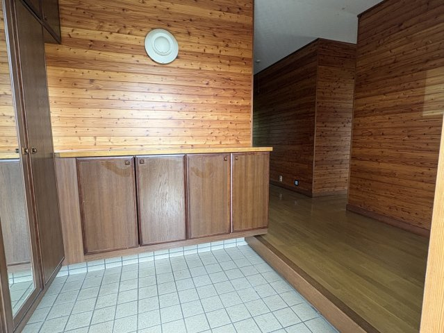 中央台鹿島一丁目 中古一戸建ての玄関