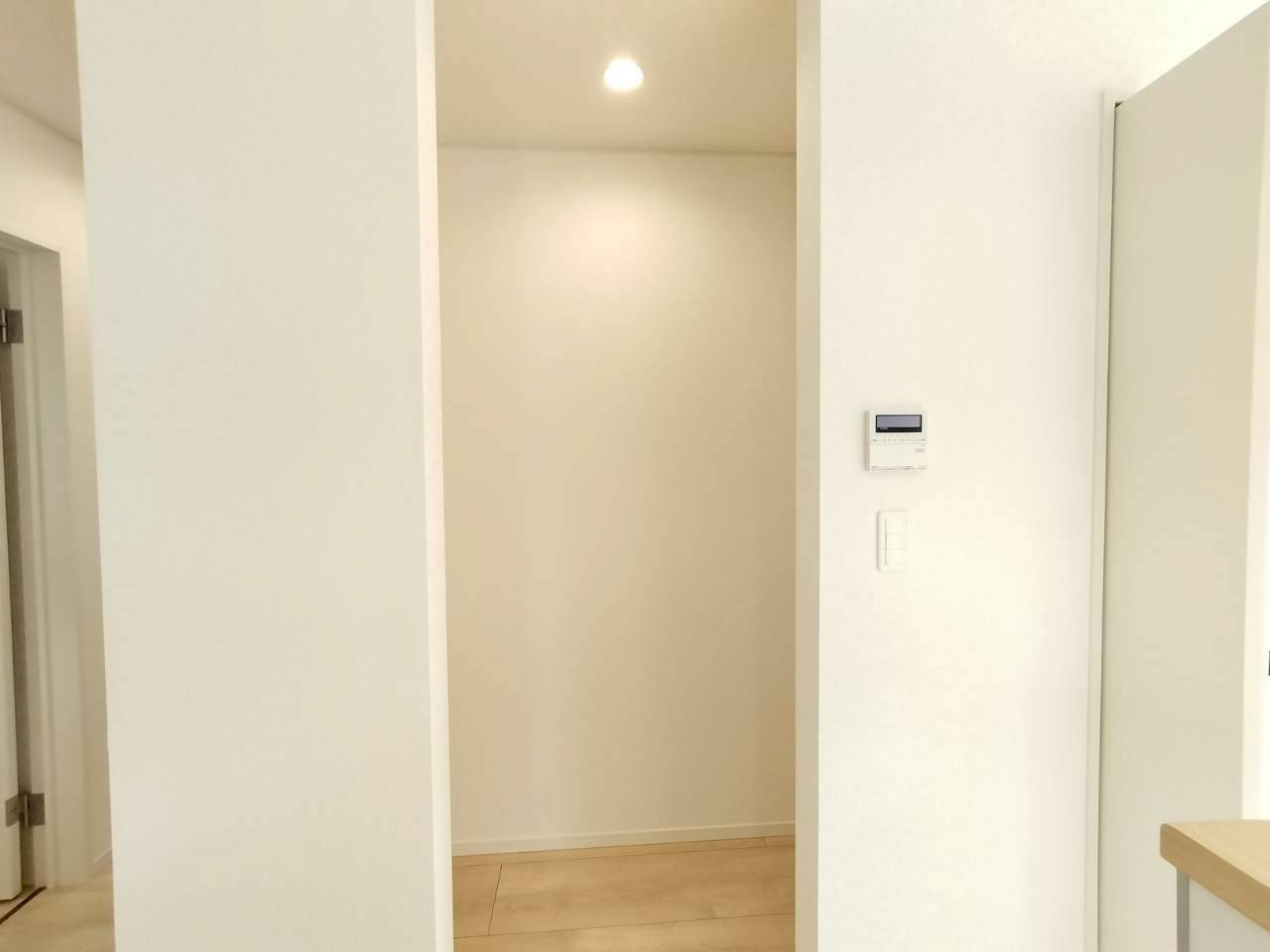 久留米市宮ノ陣５丁目の新築一戸建の収納|キッチン横パントリー