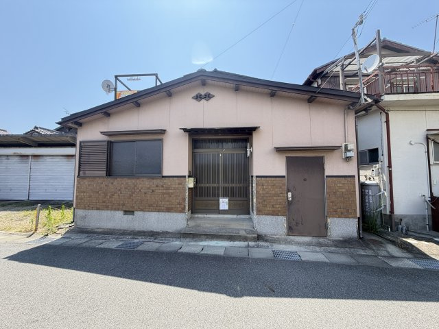 姫路市網干区浜田の中古一戸建の玄関