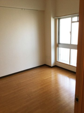 コーシャハイツ法円坂３６号館の洋室