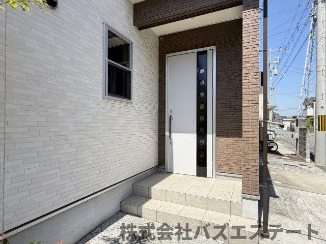 北原　中古一戸建ての玄関