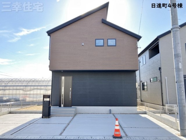 碧南市日進町NEX-G 4号棟の駐車場|並列駐車4台！とっても広い