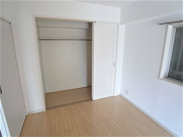 クイーンズハイツ名倉の収納|大型クローゼット