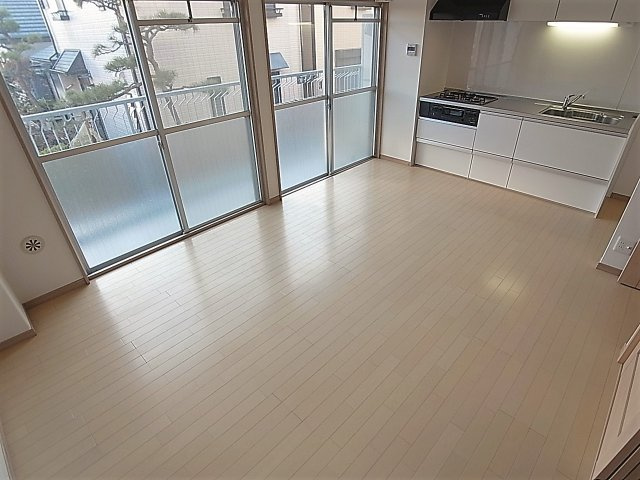 クイーンズハイツ名倉の内装|リノベーションして生まれ変わったリビング
