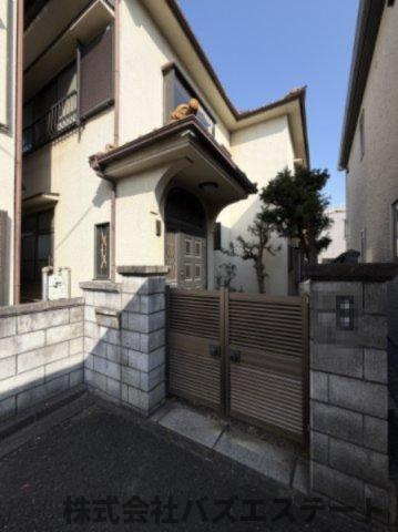 飾磨区亀山　中古一戸建ての玄関
