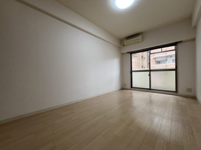 【寝室】 | クレセントコート難波