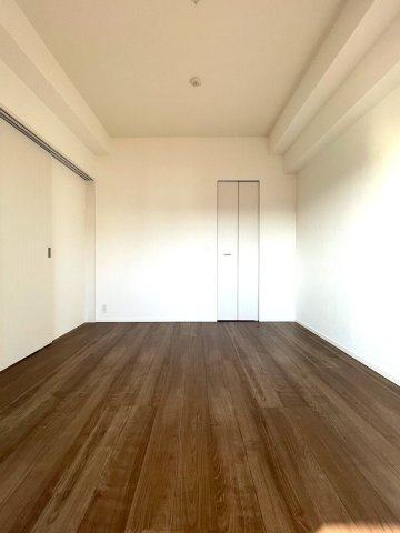 ラフィーネ鳥飼　南当仁小学校区の居間・リビング|ラフィーネ鳥飼