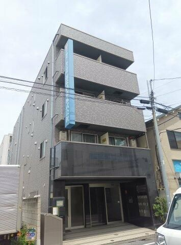 第４３シンエイビルのエントランス