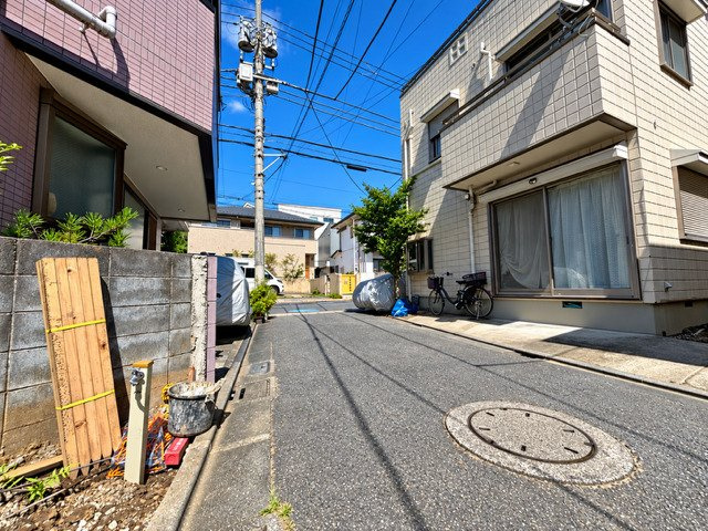大田区東雪谷5丁目 新築戸建の前面道路含む現地写真