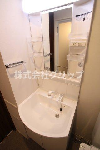 RELUXIA横濱反町の独立洗面台