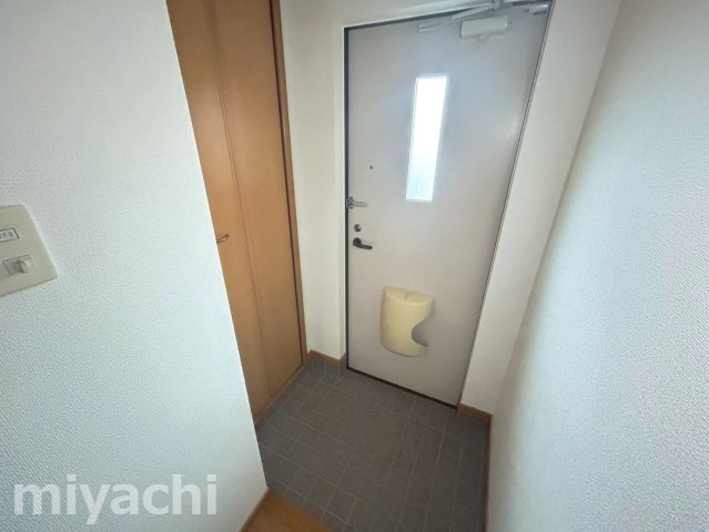 グレースコート　Ｃの玄関