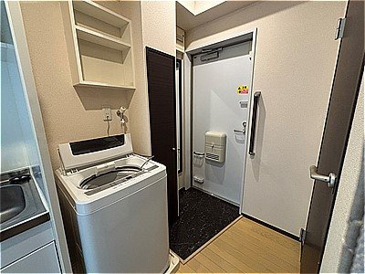 クレイノＴＡＫＩＺＡＷＡの玄関