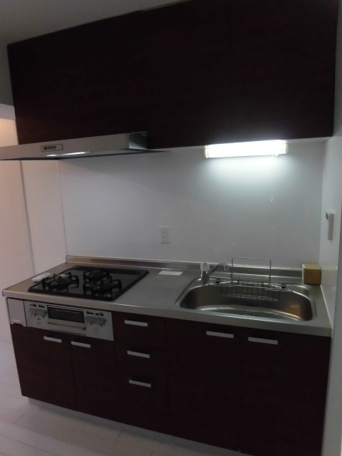 大阪市中央区瓦屋町２丁目の賃貸マンションのキッチン