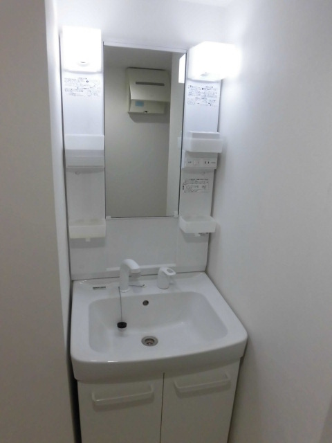 大阪市中央区瓦屋町２丁目の賃貸マンションの洗面所