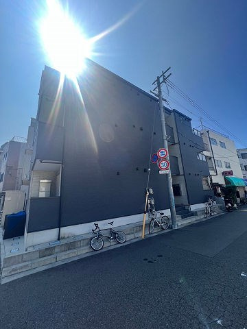 尼崎市東大物町１丁目のアパートの外観