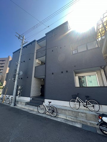 尼崎市東大物町１丁目のアパートの外観