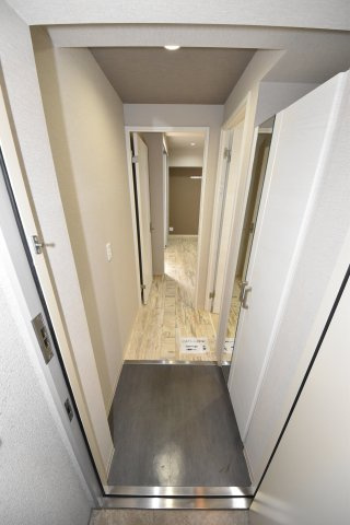 JESUS SQUARE 日本橋の玄関