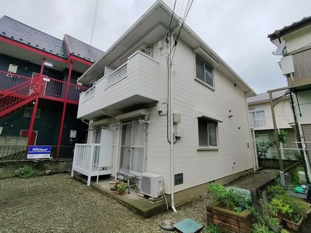 草加市草加３丁目のアパートの外観