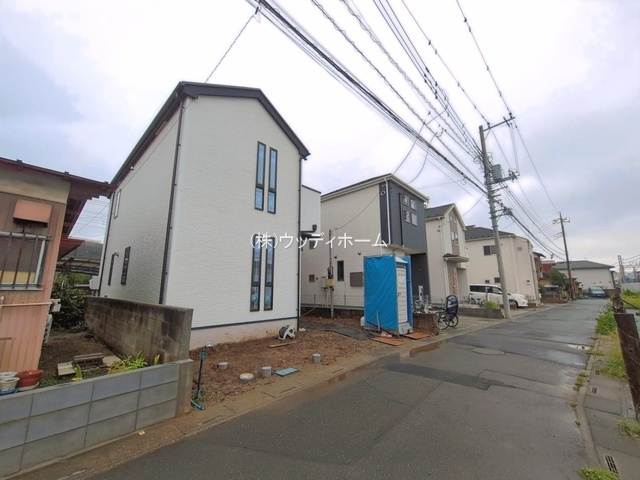 春日部市粕壁3期　新築一戸建ての前面道路含む現地写真