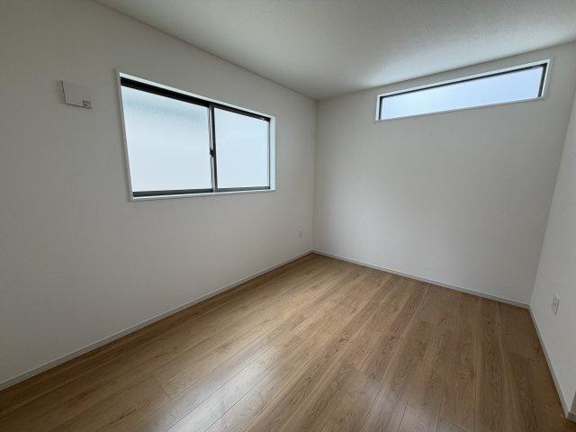 玉手　新築一戸建ての洋室